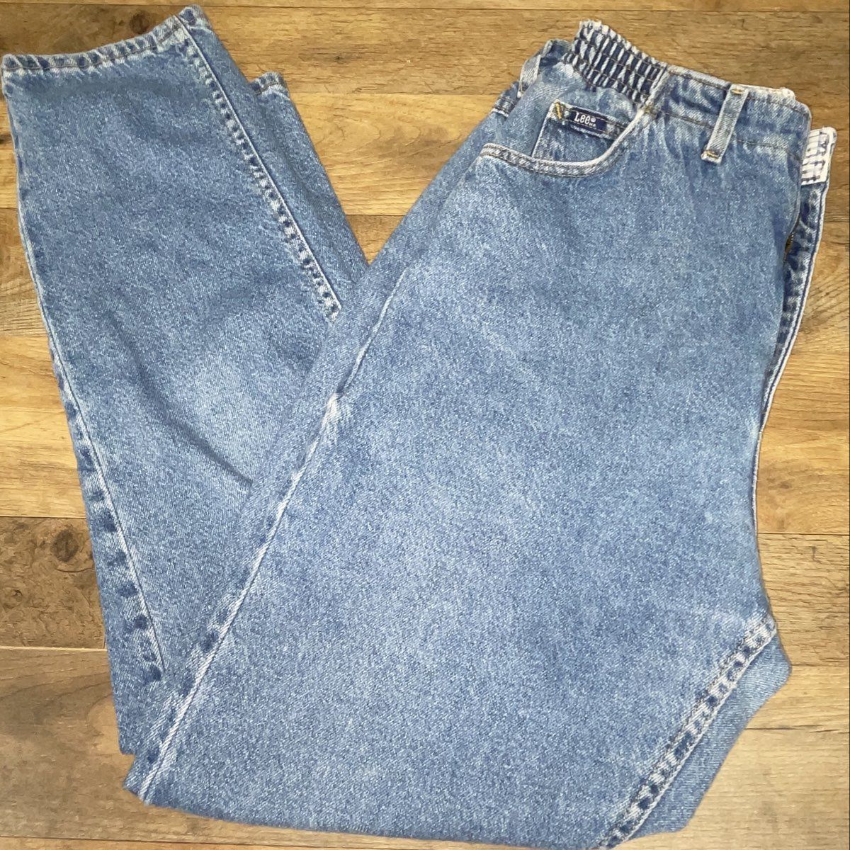 Vintage 90s Lee Women's Light Wash High Rise Elastic Waist Tapered Jeans
