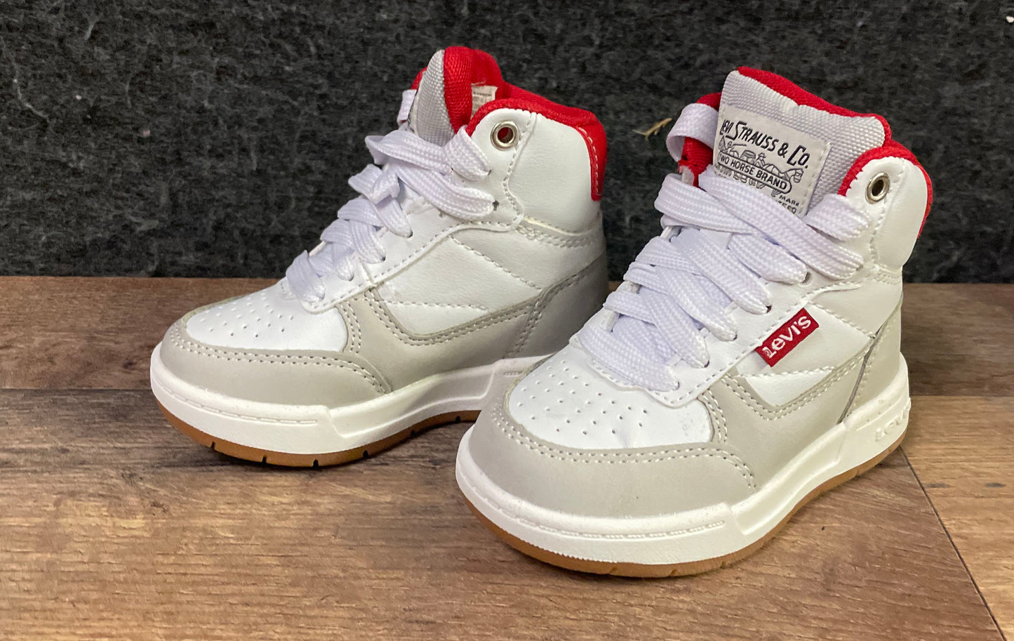 Levi's Youth White Grey Red High Top Court Sneakers Size 5M