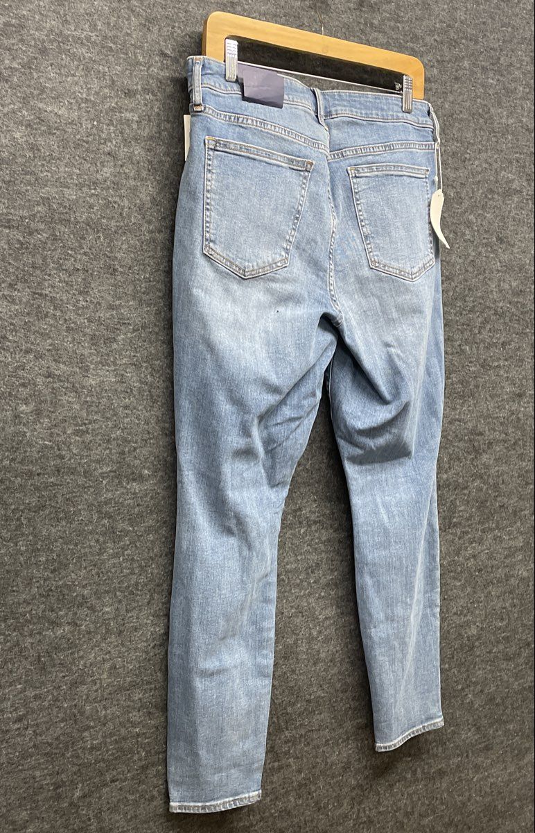 GAP Women's Light Wash Distressed High Rise Skinny Jeans Sz 32 NWT