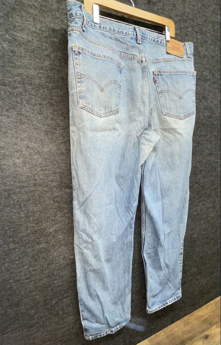 Vintage 90s Levi's Men's Light Wash Blue Denim Jeans Sz 42x32