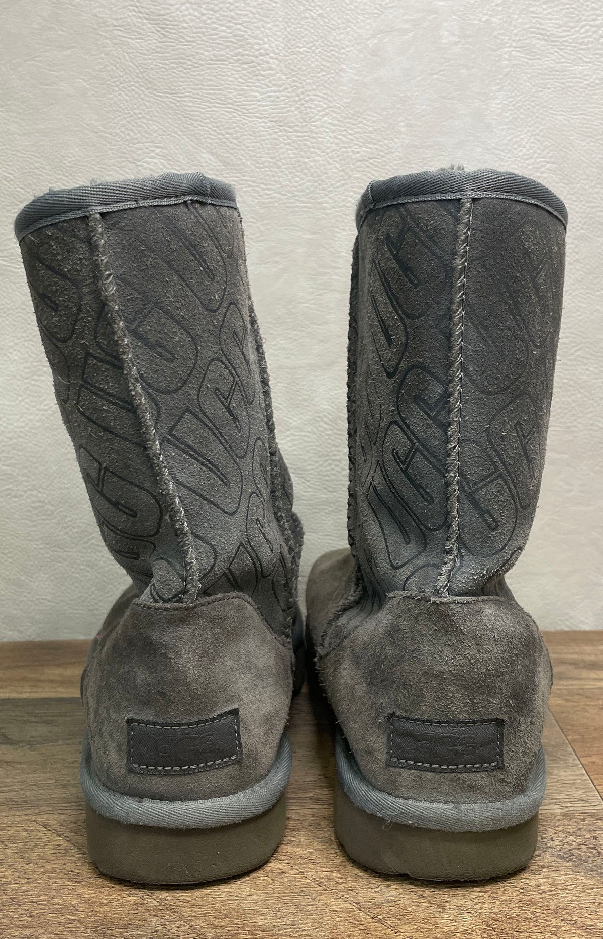 UGG Classic Short Logo Grey Suede Sheepskin Boots Women's Size 8