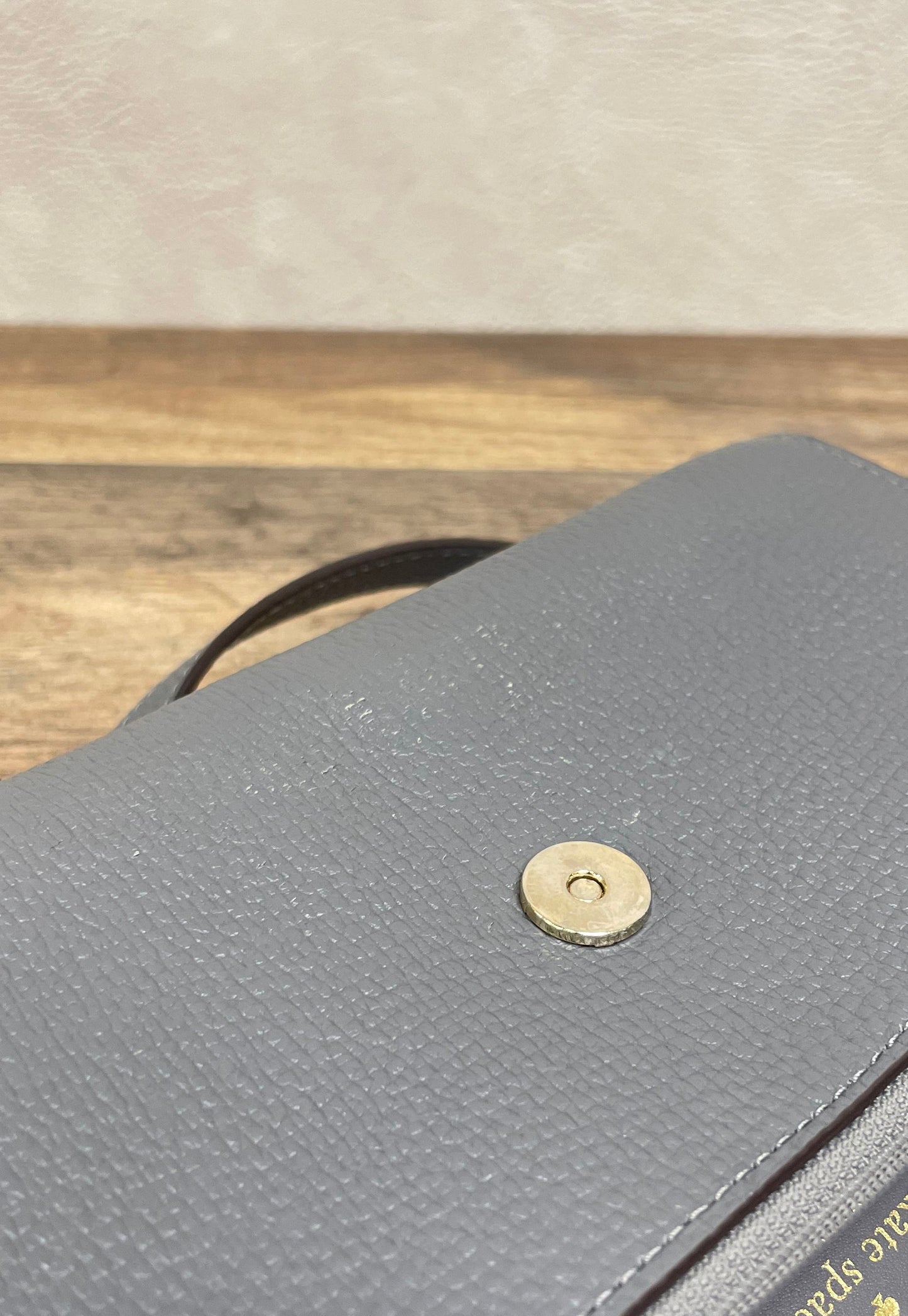 Kate Spade Grey Pebbled Leather Scalloped Grommet Crossbody Bag Wallet on Chain