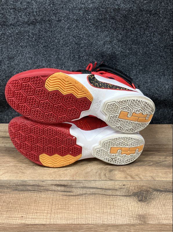 Nike Zoom LeBron Soldier 9 University Red Basketball Shoes Size 8
