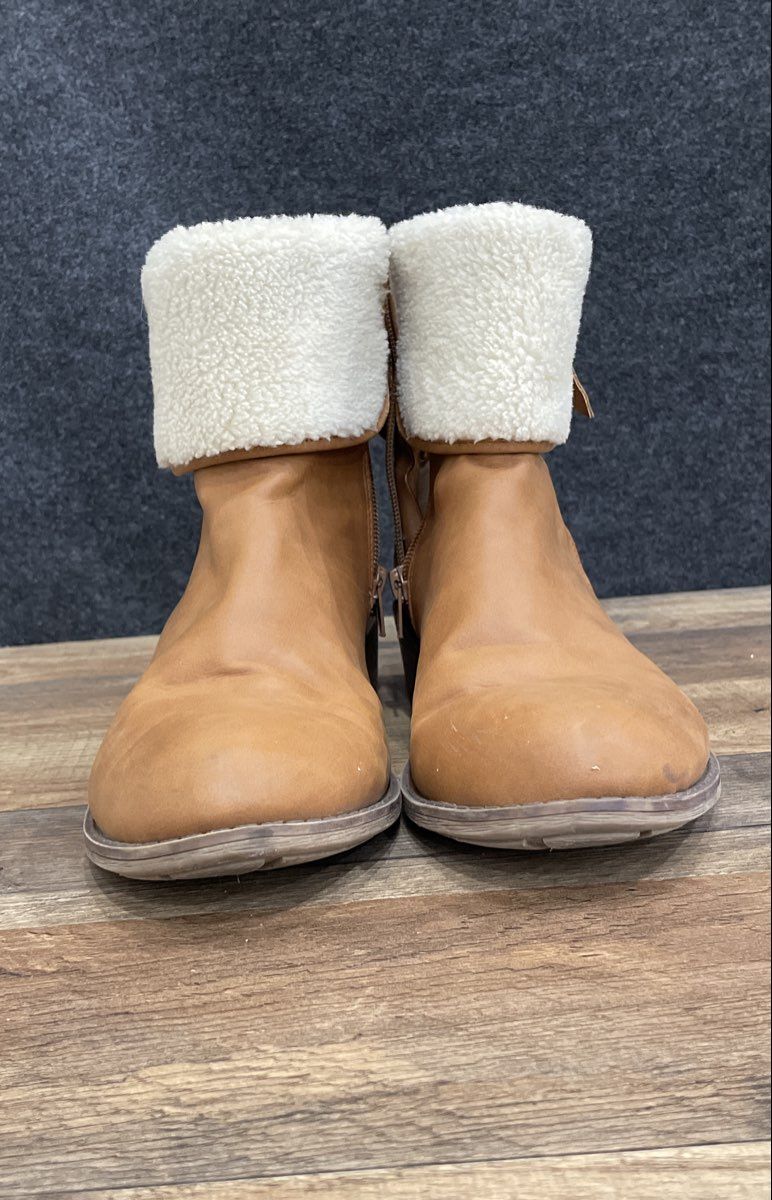 St. John's Bay SJB Dunes Brown Faux Fur Cuff Ankle Boots Women's Size 10M
