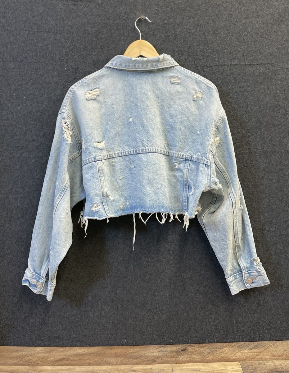Zara Women's Light Wash Distressed Cropped Denim Jacket NWT Sz M