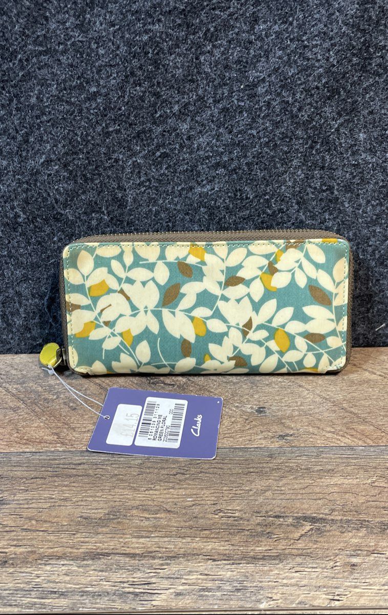 Clarks Green Floral Romancing Me Zip Around Wallet NWT