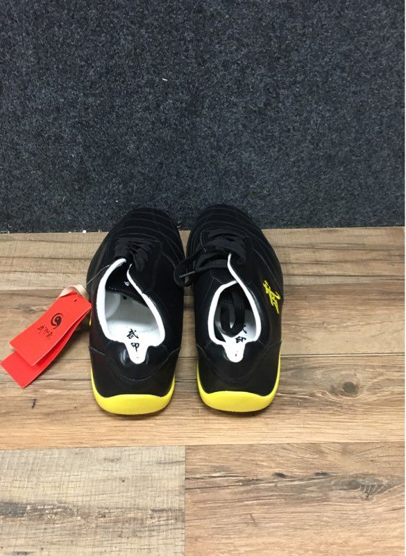 Liurui Tai Chi Martial Arts Kung Fu Training Shoes Black Yellow Size 42 NWT