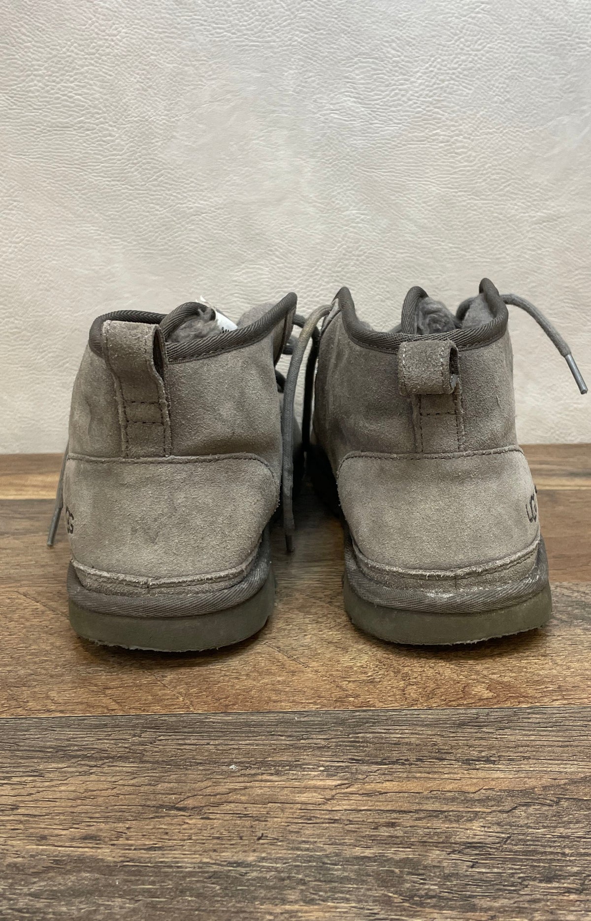 UGG Neumel Grey Suede Lace Up Chukka Boots Men's Size 10