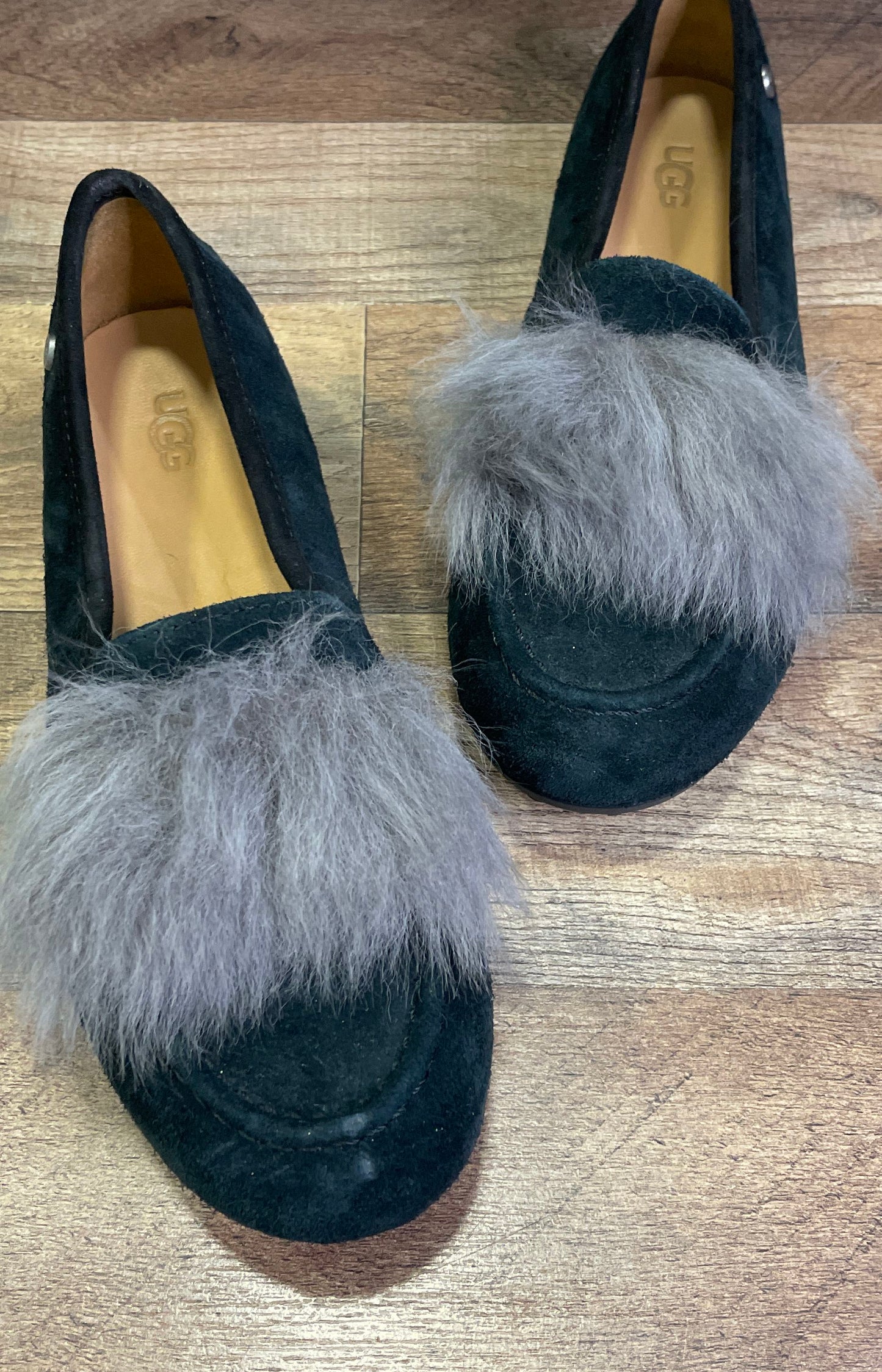 Ugg Lane Black Suede Grey Sheepskin Pom-Puff Slippers Loafers Women's Size 6