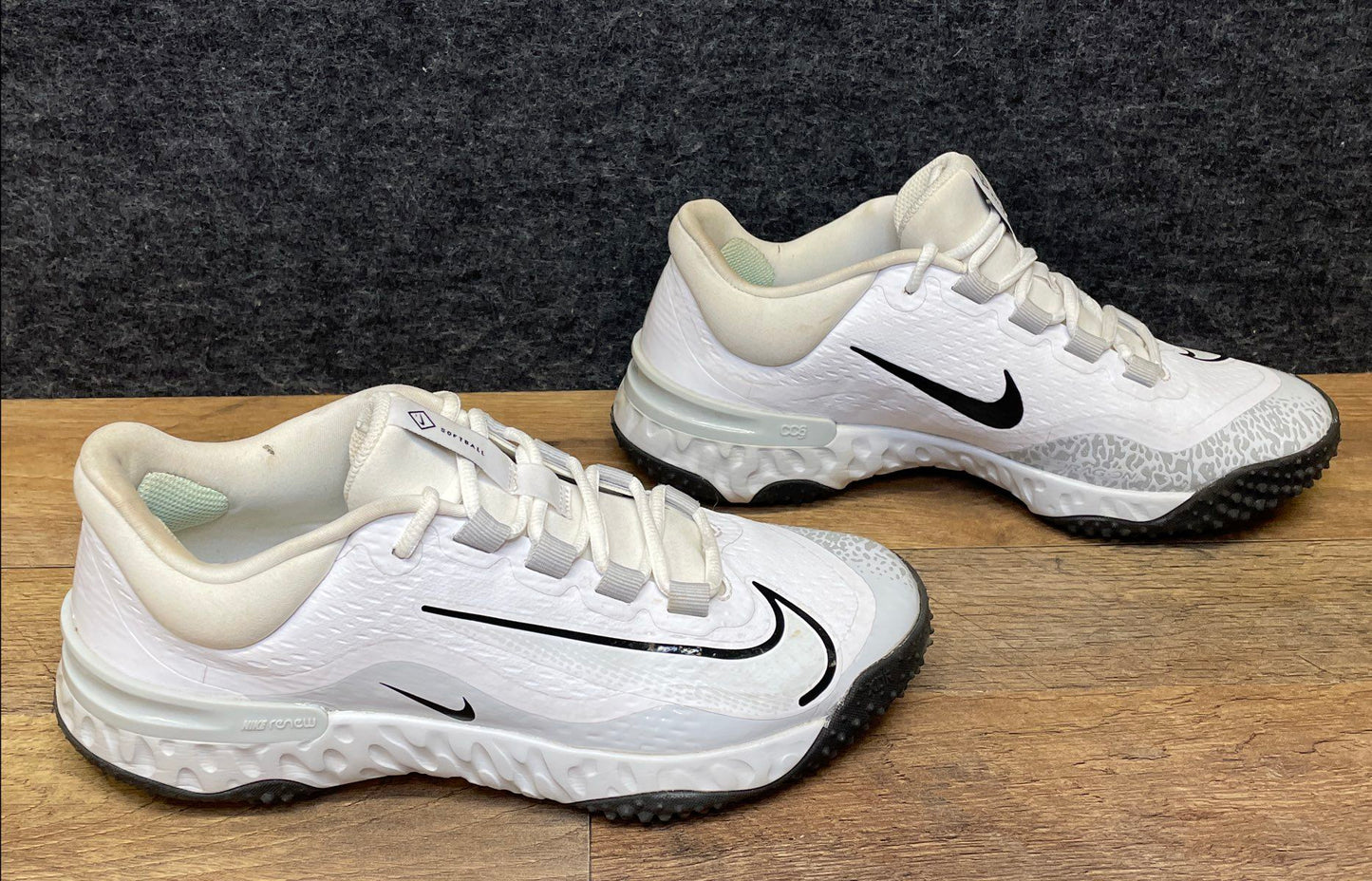 Nike Lunar Hyperdiamond 4 Elite Turf White Black Women's Softball Size 9