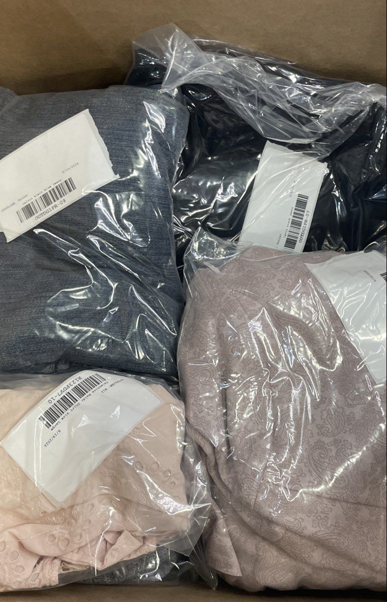 20 Lb Bulk Reseller Clothing Lot Men's Women's Brands Lululemon RL Levi's CK MK