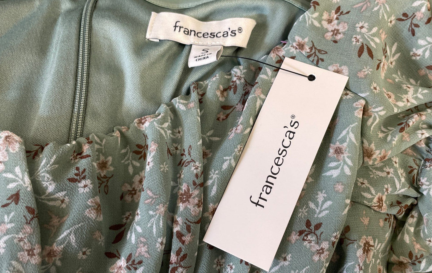 Francesca's Women's Sage Green Floral Ruffled Romper Puff Sleeve NWT Sz S