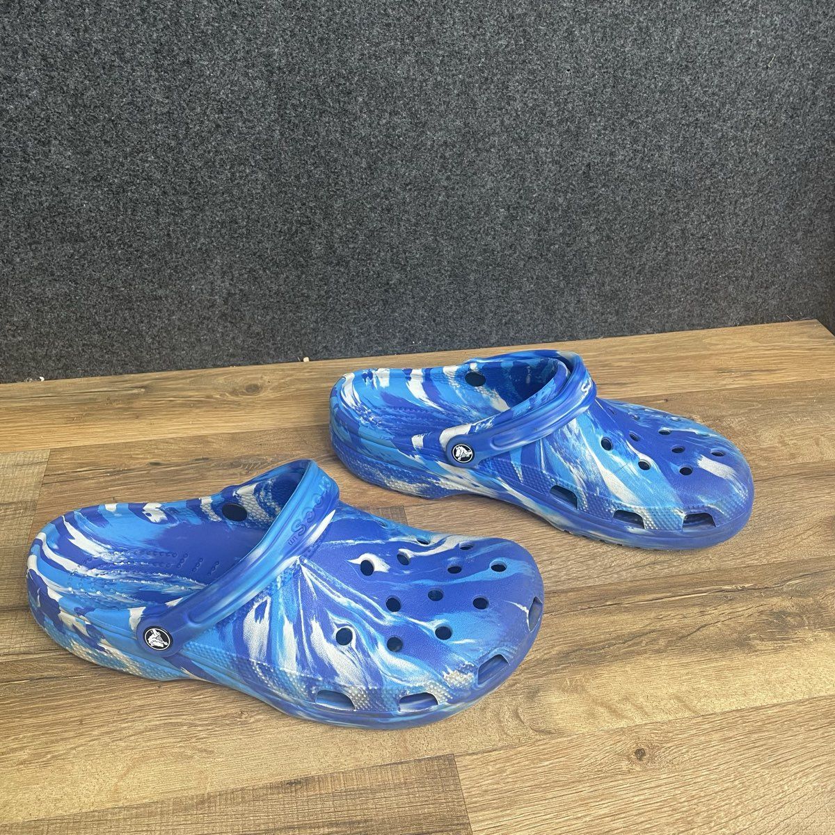 Crocs Classic Marbled Clogs Blue White Men's Size 11