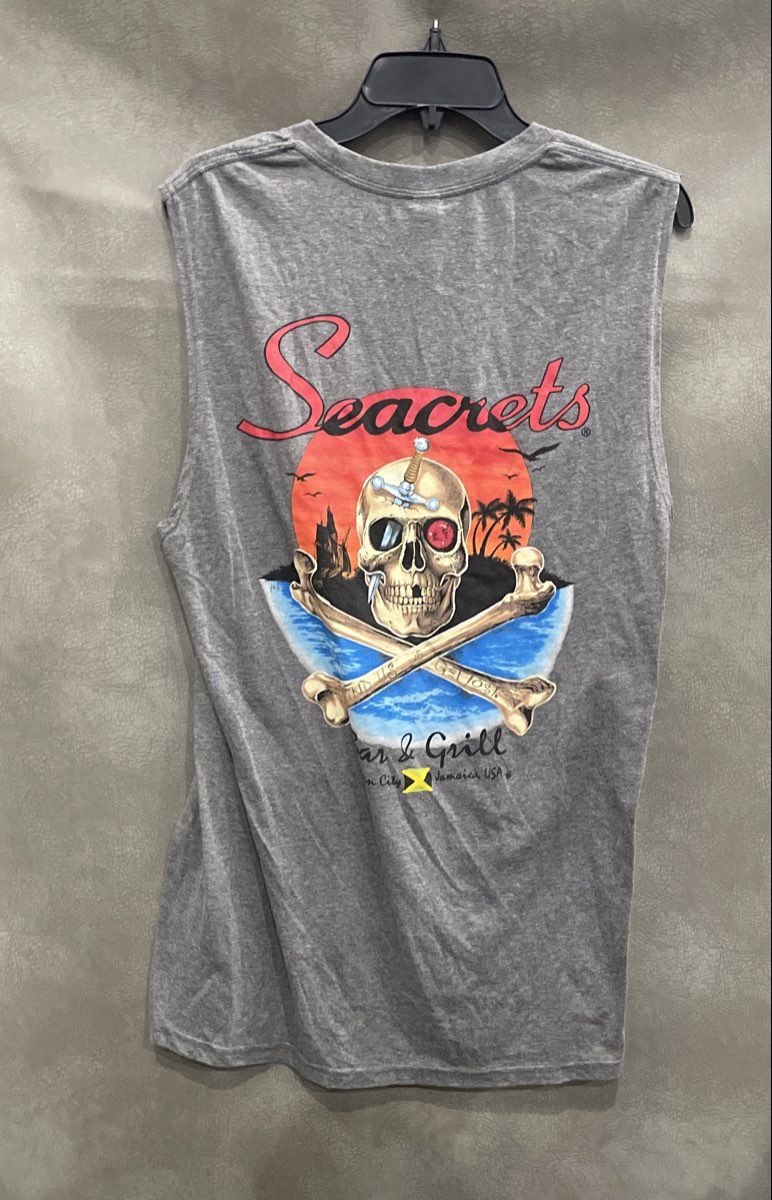 District Men's Gray Seacrets Bar & Grill Skull Graphic Sleeveless Shirt NWT Sz L