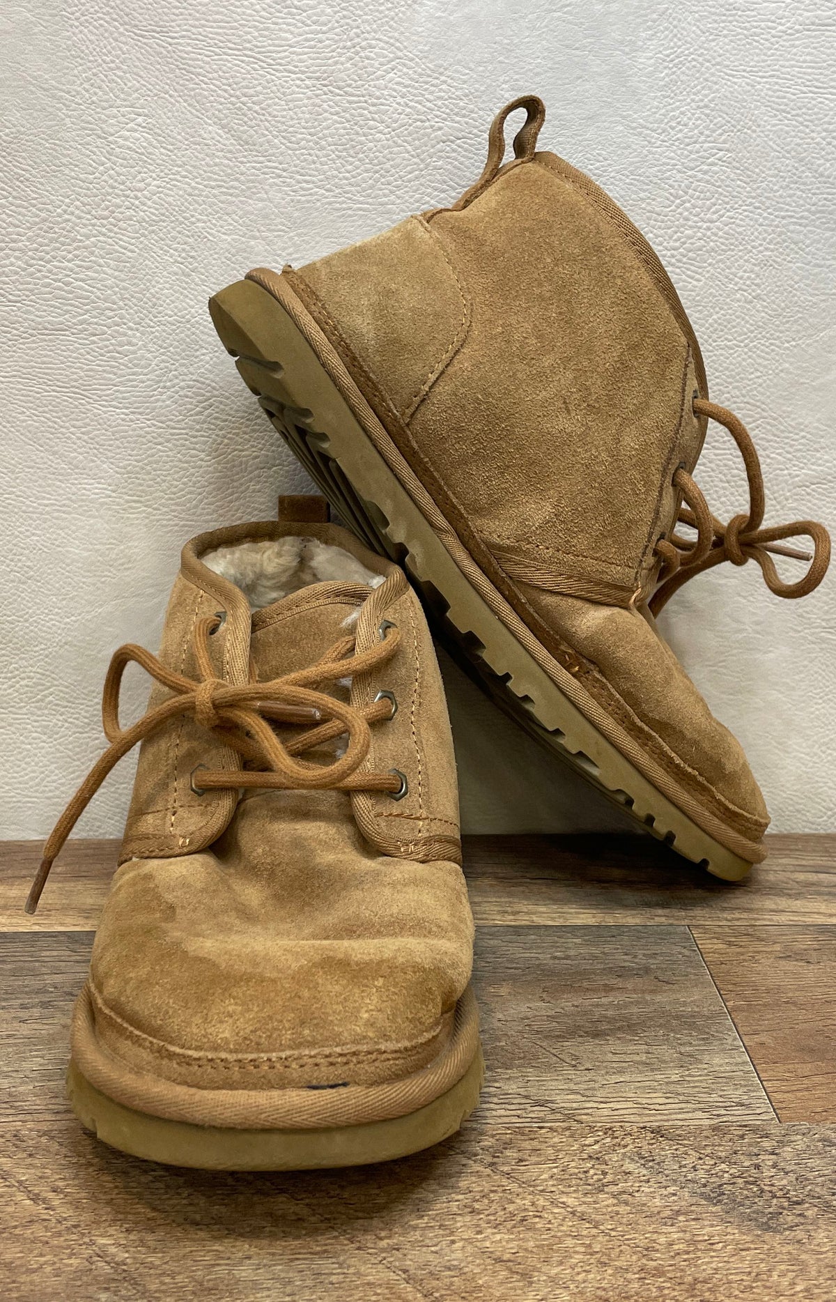 UGG Women's Neumel Chestnut Tan Suede Lace Up Chukka Boots Size 8