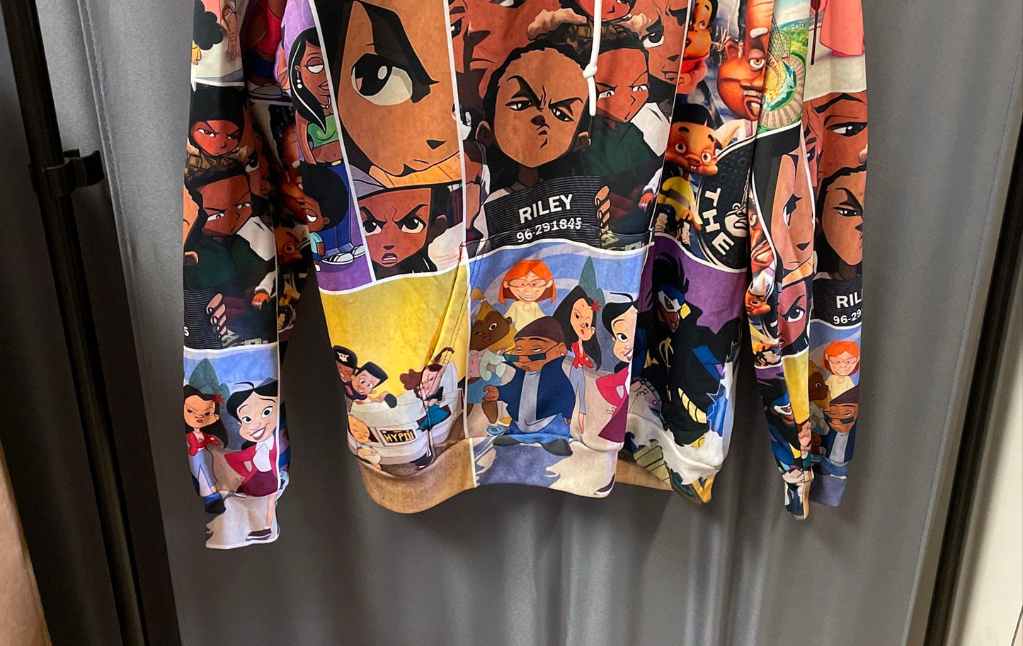 DYKHMILY Men's Boondocks Bebe's Kids Animation All-Over Print Hoodie Sz M