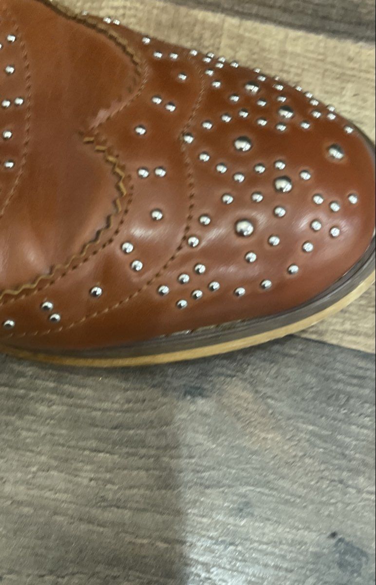 Steve Madden Brown Studded Wingtip Brogue Oxfords Women's Size 7.5
