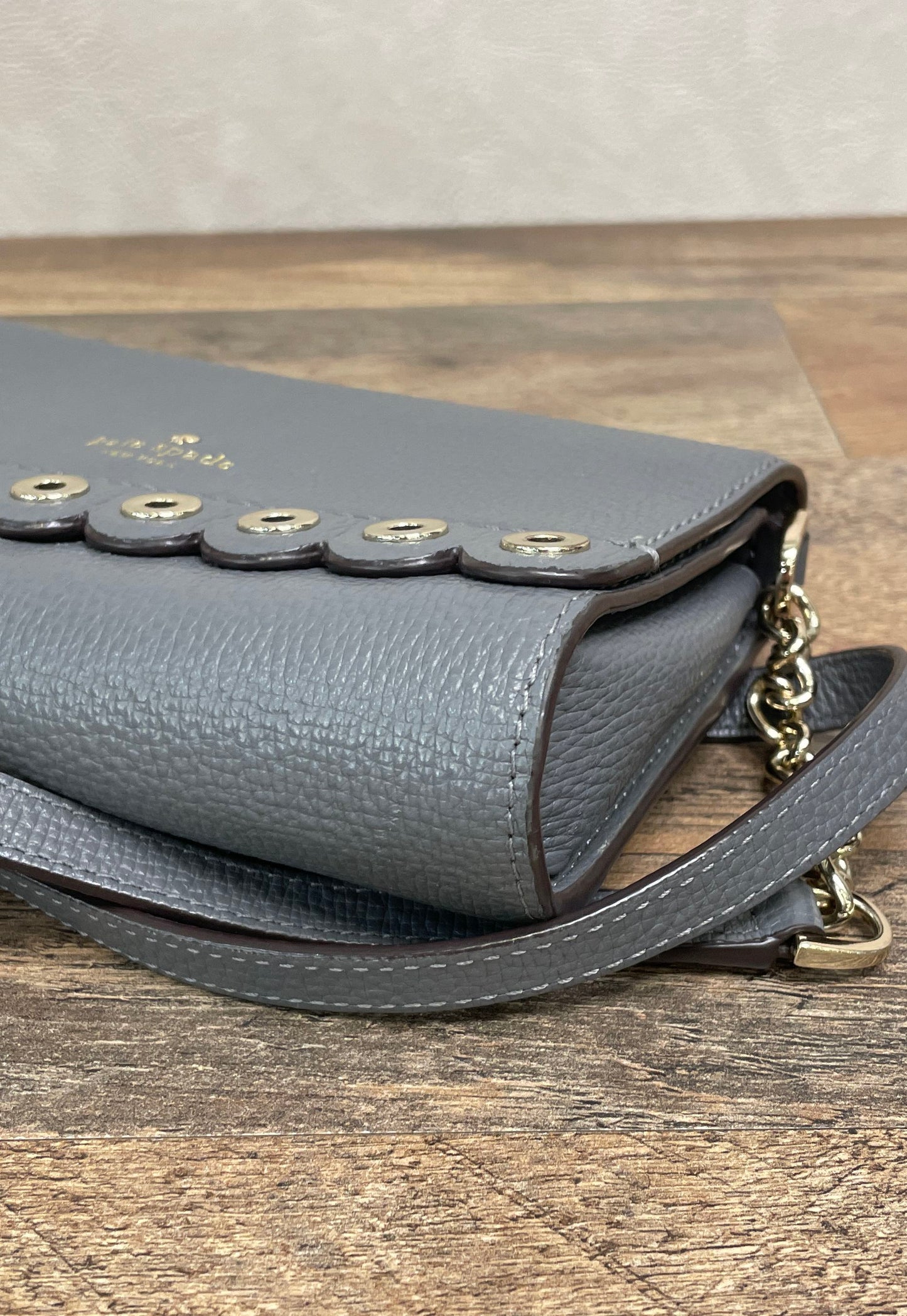 Kate Spade Grey Pebbled Leather Scalloped Grommet Crossbody Bag Wallet on Chain