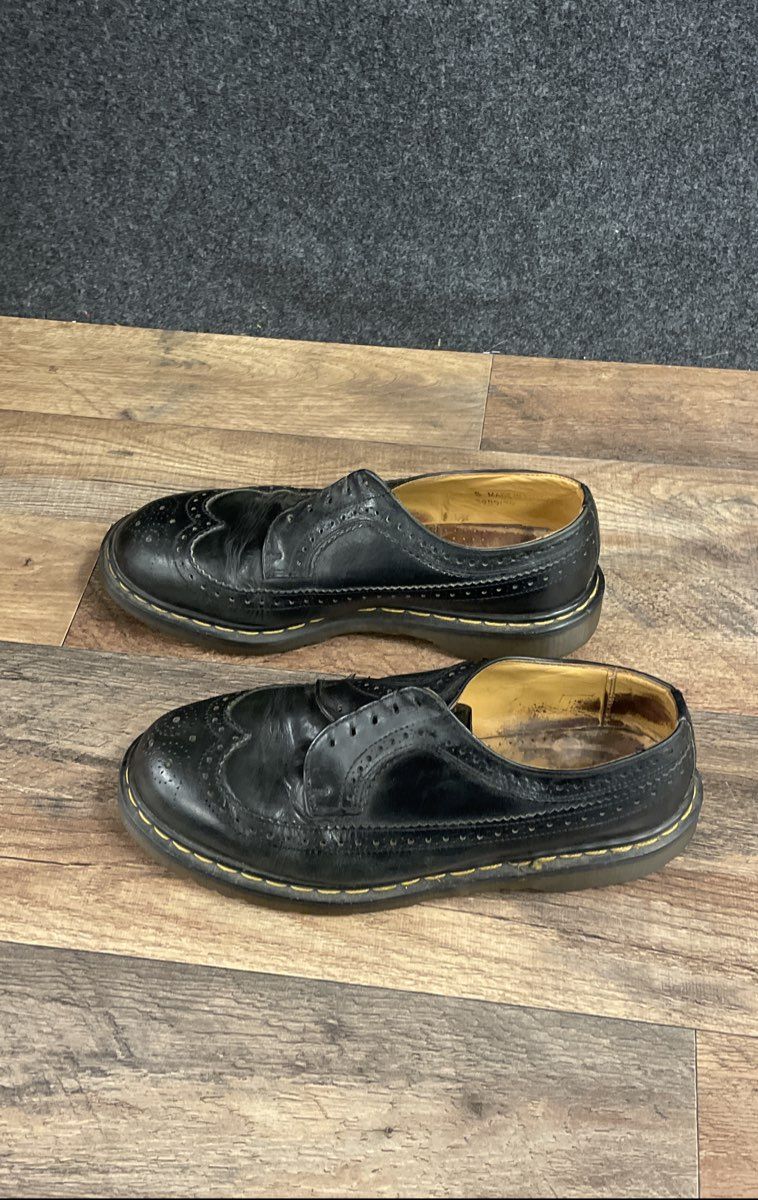 Vintage 90s Dr. Martens 3989 Made in England Black Leather Brogue Size 8