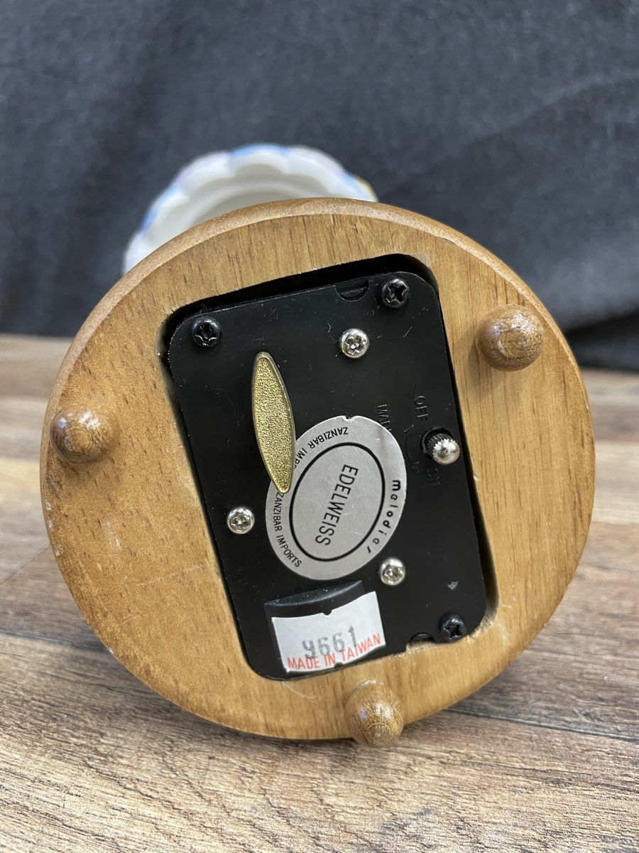 Vintage Carousel Horse Music Box Edelweiss Pastel Ceramic Figurine Wood Base