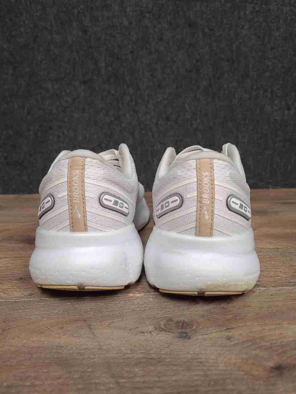 Brooks Glycerin 20 Cream Beige Neutral Cushioning Women's Running Shoes Size 10