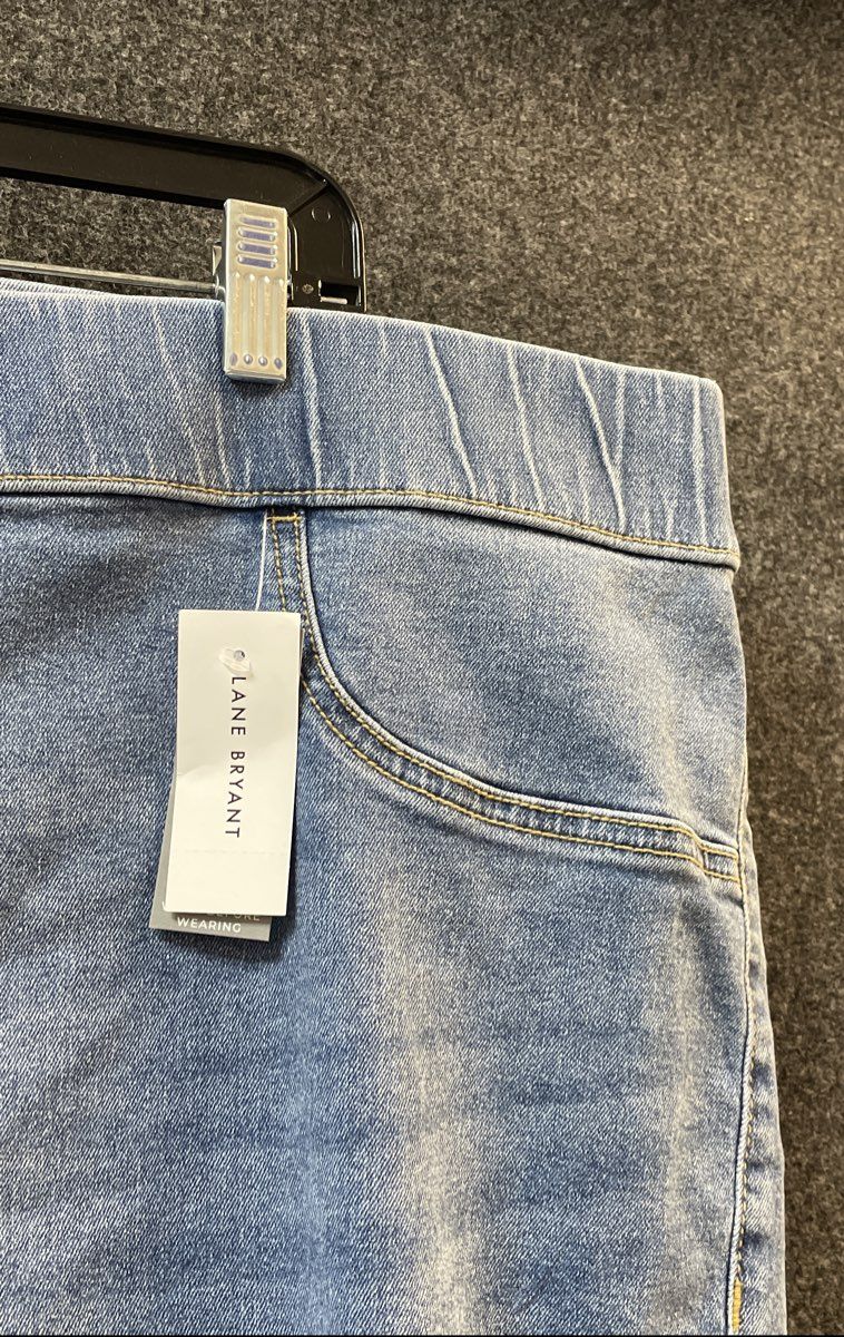 Lane Bryant Women's Light Wash Blue Pull-on Cropped Jeans Teggings Sz 22 NWT