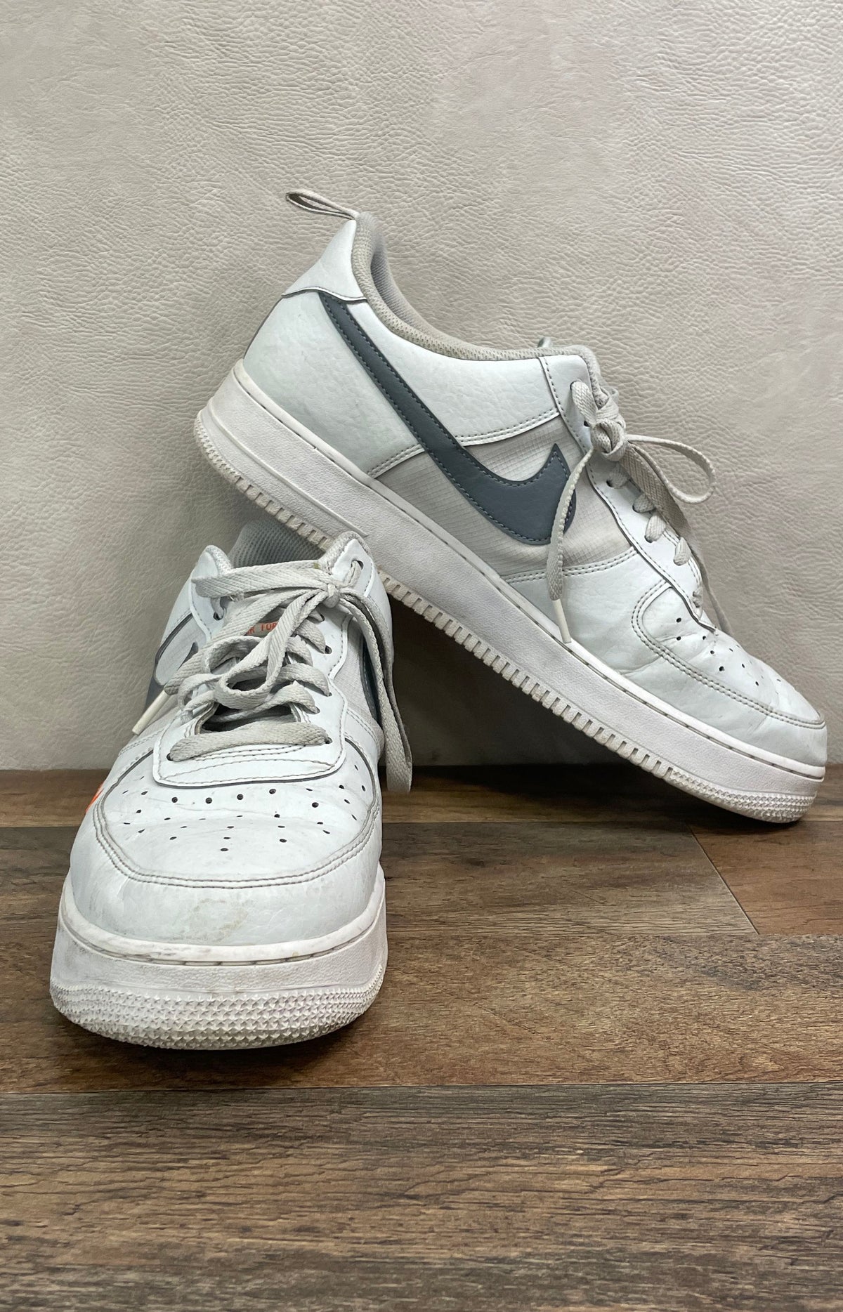 Nike Air Force 1 '07 LV8 White Wolf Grey Total Orange Sneakers Size 13