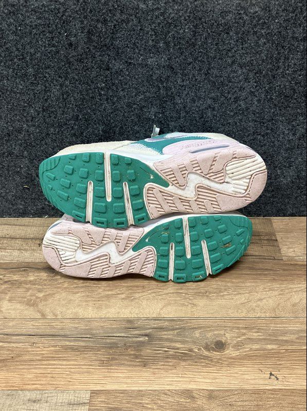 Nike Air Max Excee Pure Platinum Doll Teal Running Shoes Women's Size 9