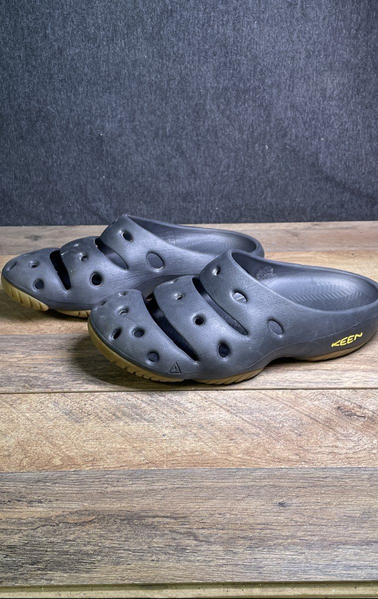 Keen Yogui Arts Graphite Black Men's Slip-On Outdoor Clogs Size 13