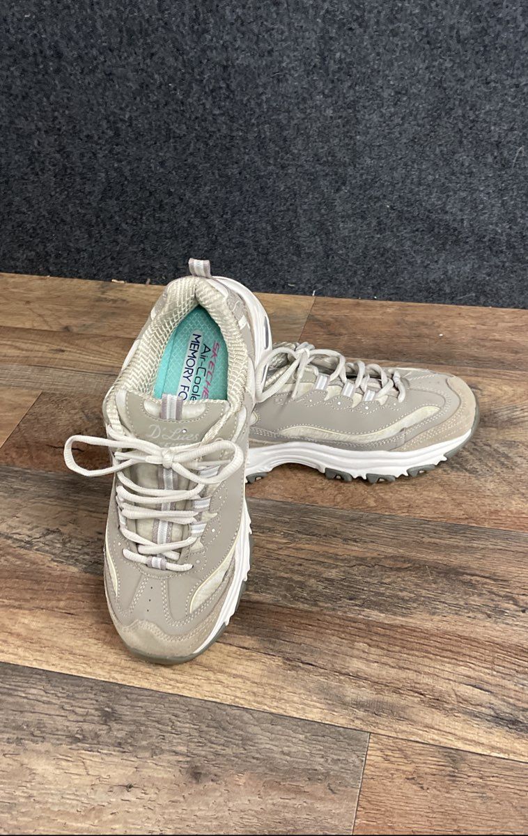 Skechers D'Lites Me Time Taupe Air Cooled Memory Foam Women's Size 8