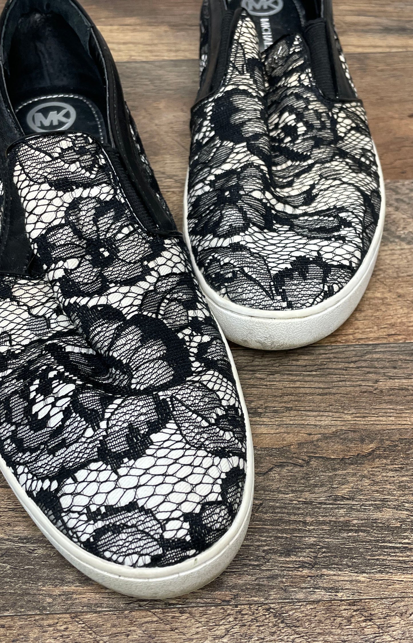 Michael Kors Black White Floral Lace Slip-On Fashion Sneakers Size 8M
