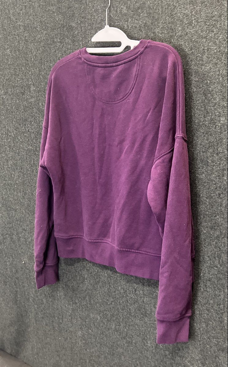 Carhartt Women's Purple Crewneck Sweatshirt Gradient Logo Sleeve Loose Fit Sz S