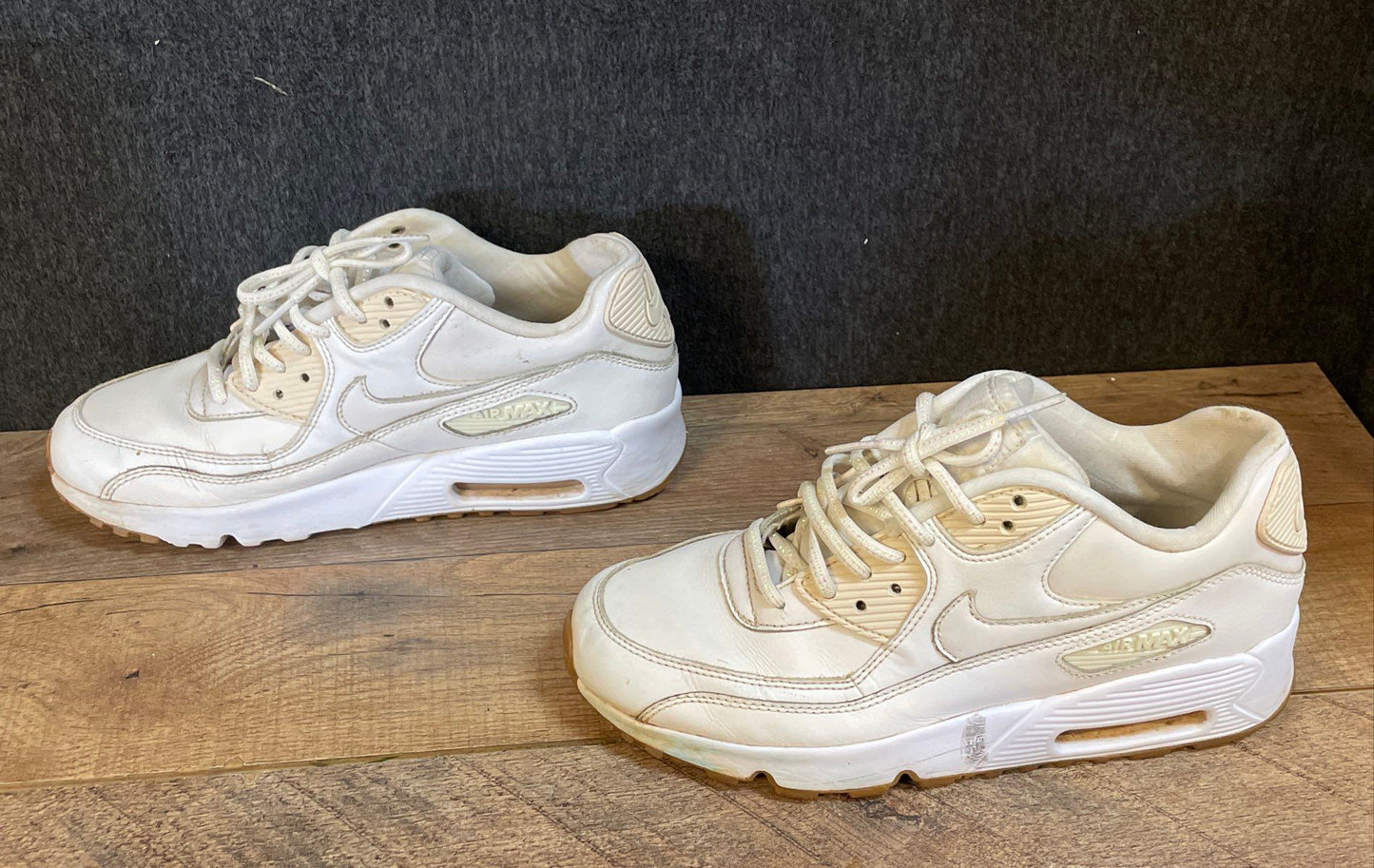 Nike Air Max 90 White Gum Leather Shoes Youth Size 6Y 897987-100