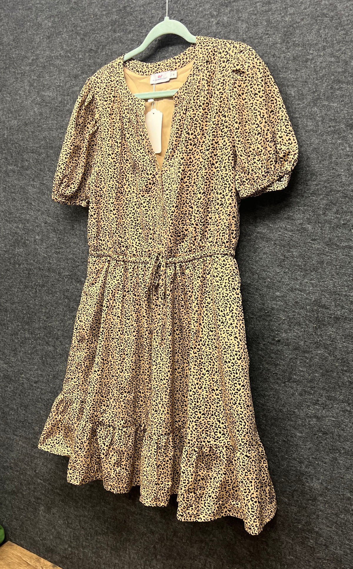 Vineyard Vines Women's Dress Tan Black Cheetah Print V-Neck Short Sleeve M NWT