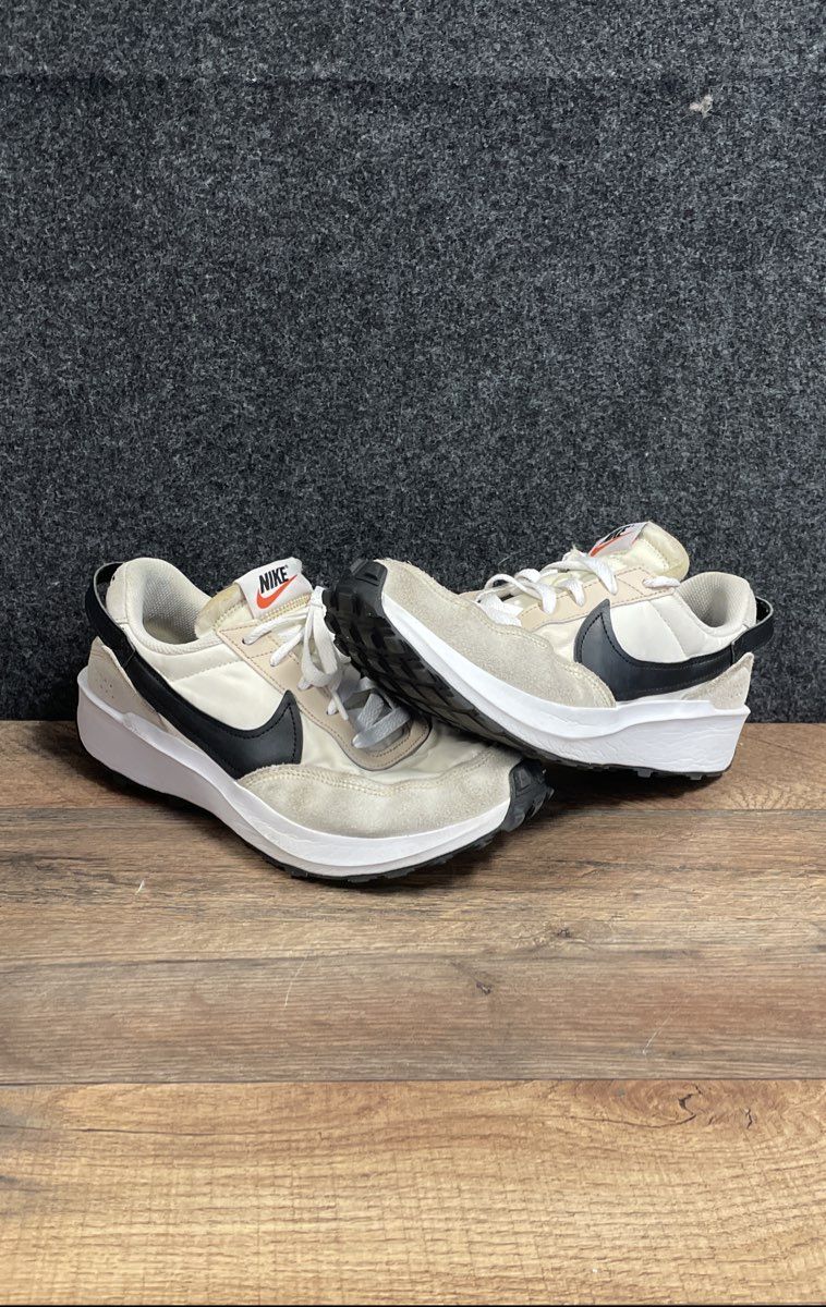 Nike Waffle Debut White Black Women's Running Lifestyle Sneakers Size 8.5