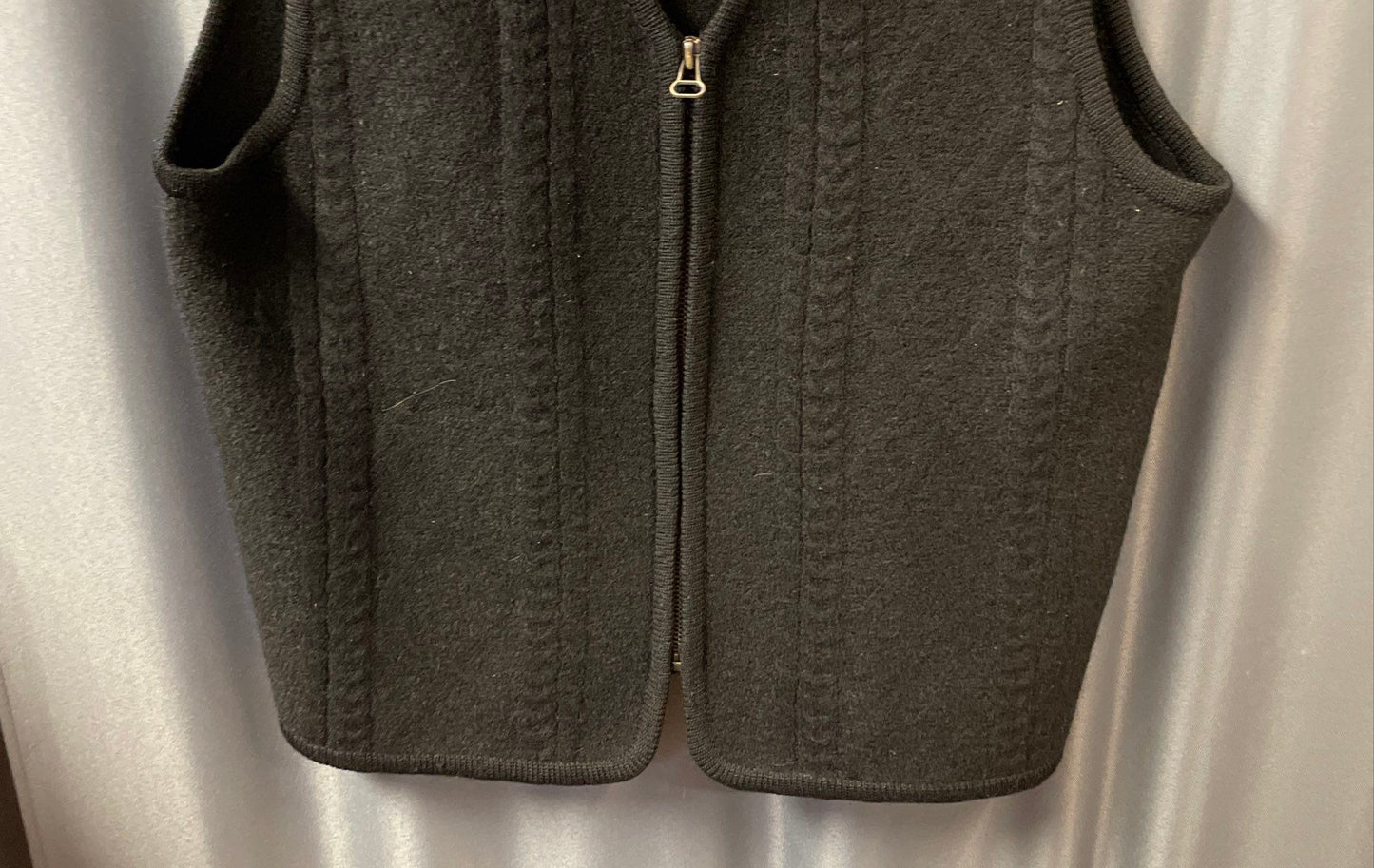 Requirements Women's Black 100% Wool Full Zip Cable Knit Detail Vest Sz M