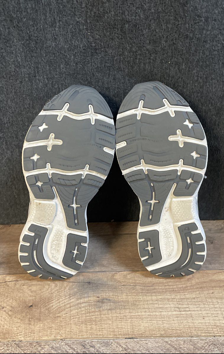 Brooks Ghost 14 Grey White Neutral Running Shoes Womens Size 8