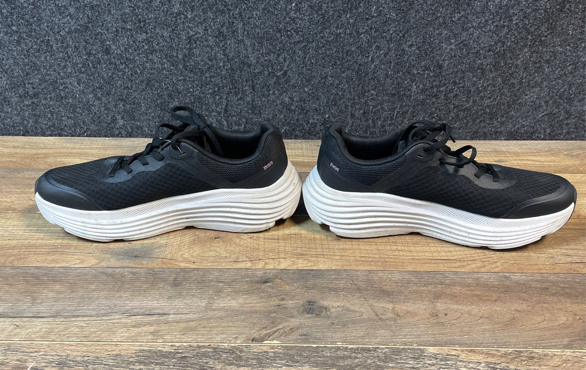 Skechers Max Cushioning Elite Black White Running Shoes Women's Size 9