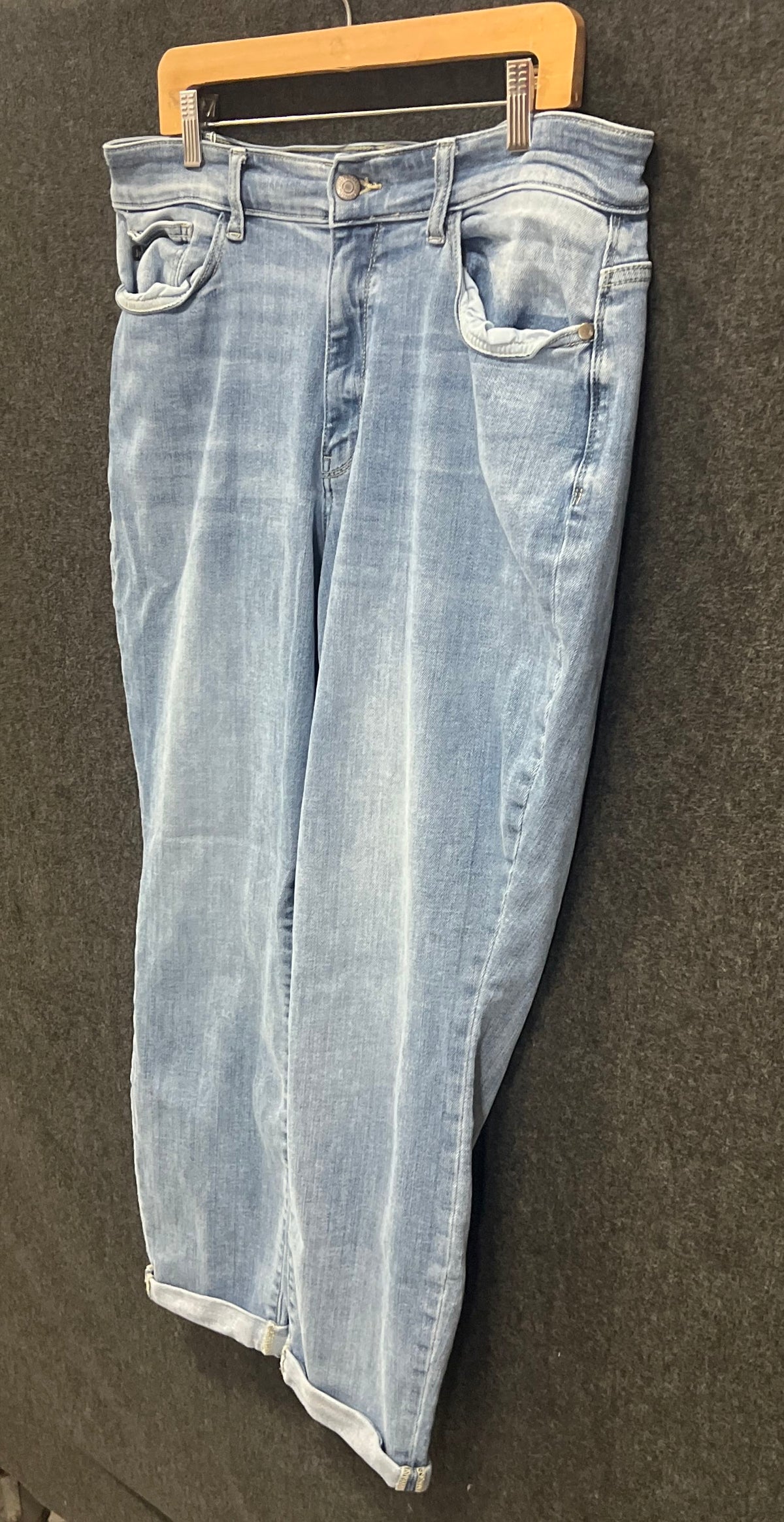 Judy Blue Women's Light Wash Blue Cuffed Hem Jeans 5-Pocket Denim