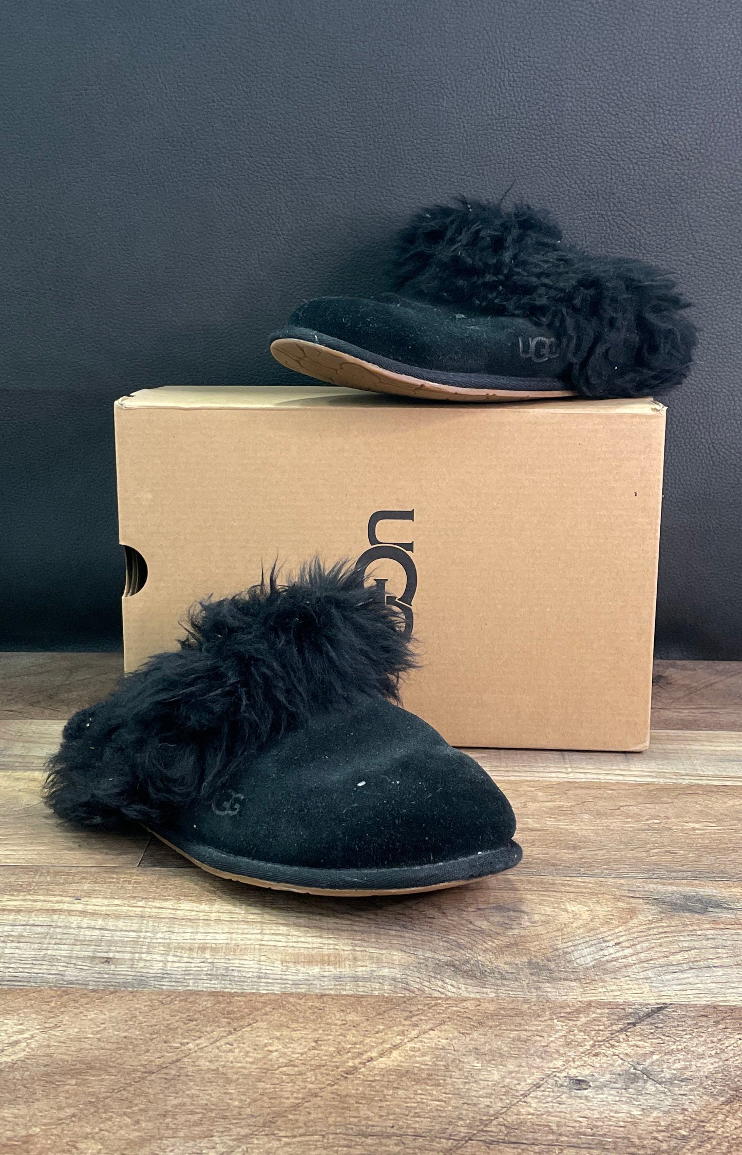 UGG Scuff Sis Black Sheepskin Suede Slippers Women's Size 9