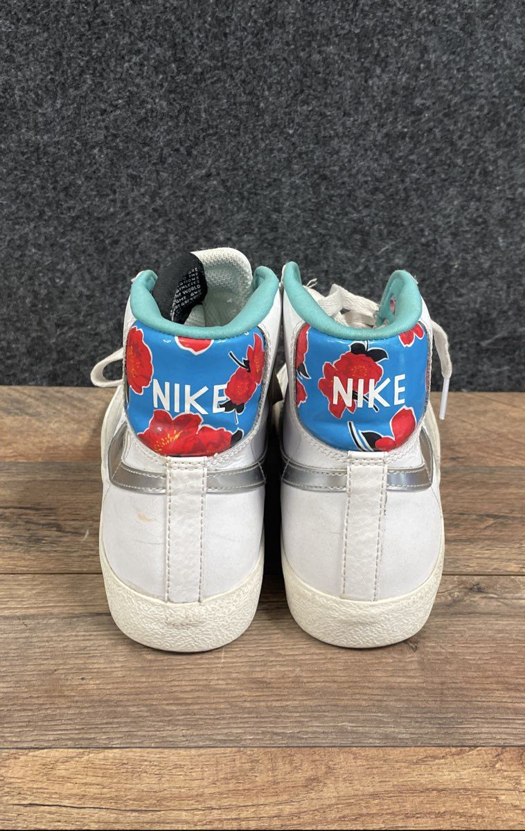 Nike Blazer Mid 77 GS White Metallic Silver Floral Youth Size 7Y DQ7773-100