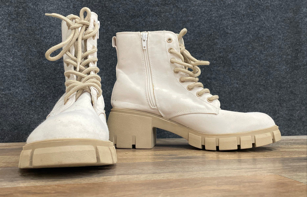 Universal Thread White Canvas Lug Sole Combat Boots Women's Size 10