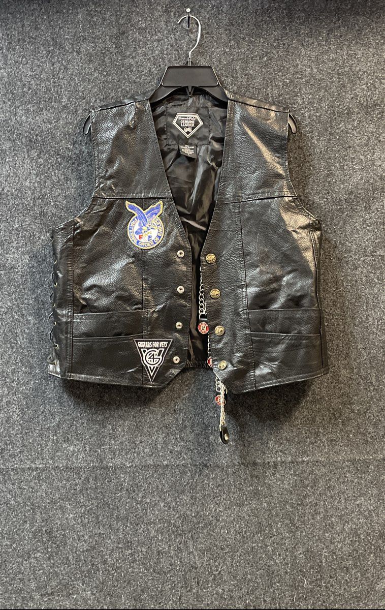 Diamond Plate Men's Black Leather Biker Vest Live To Ride CVMA FOE Patches Sz L