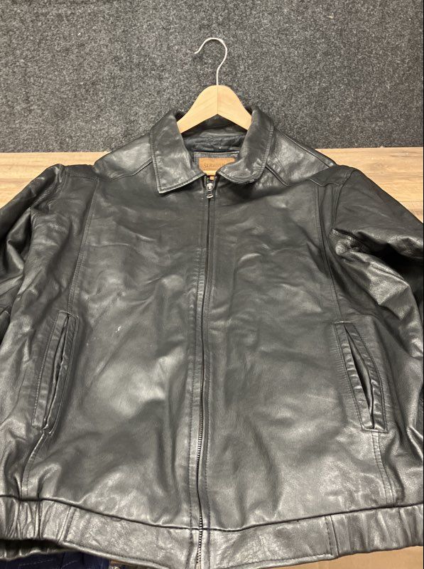 St. John's Bay Men's Black Leather Full Zip Quilted Bomber Jacket Tall Sz XLT