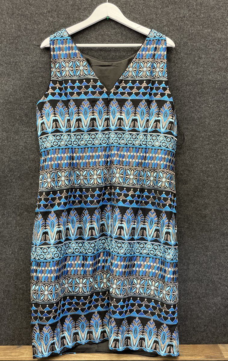 White House Black Market Women's Black Oasis Embroidered Sheath Dress NWT 16W
