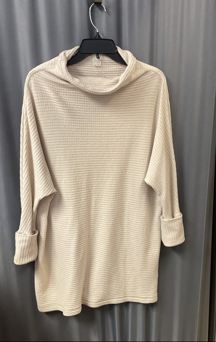 We The Free Women's Beige Waffle Knit Turtleneck Tunic Sweater Sz M
