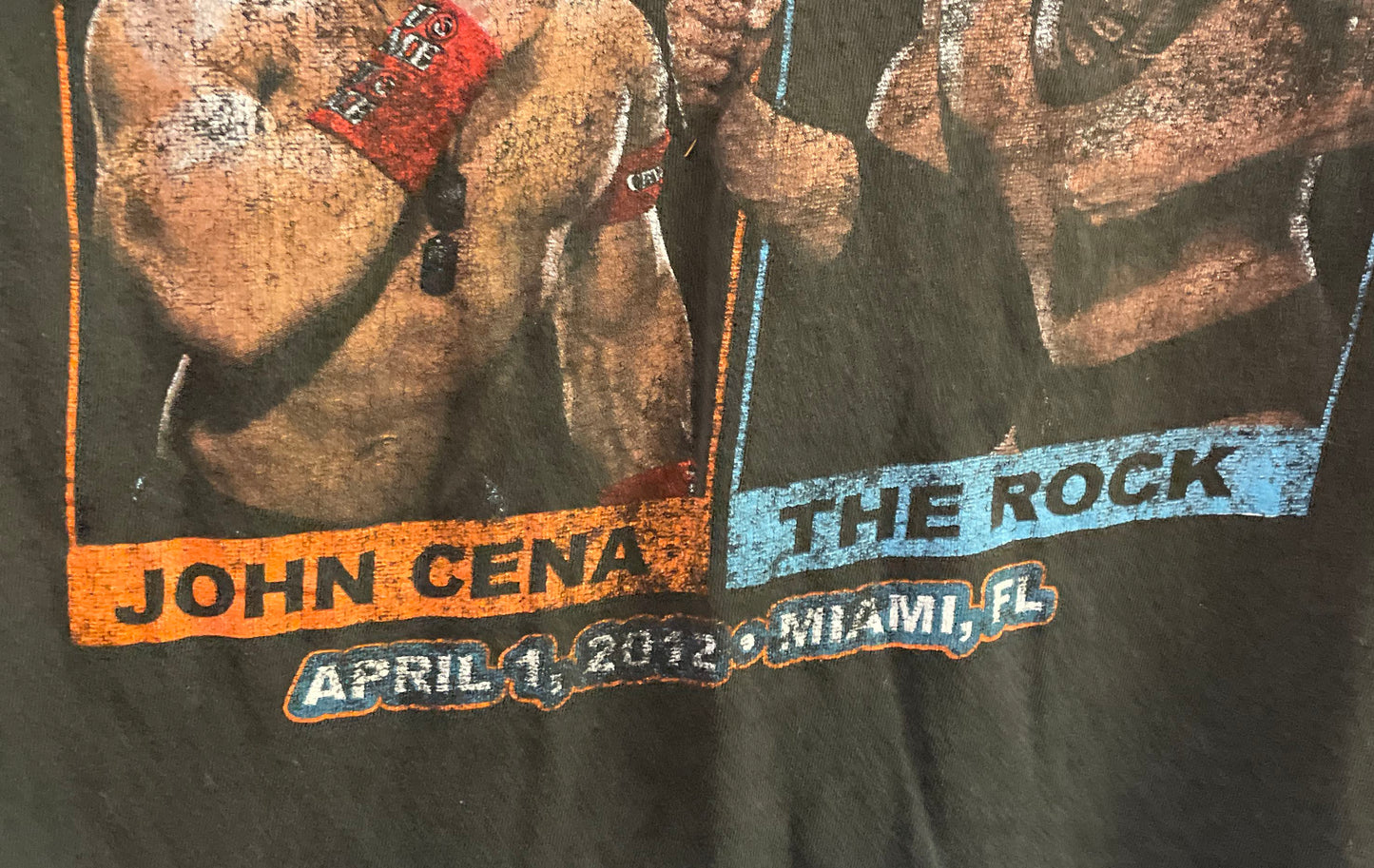 WWE WrestleMania XXVIII 2012 Miami John Cena vs The Rock T-Shirt Sz M