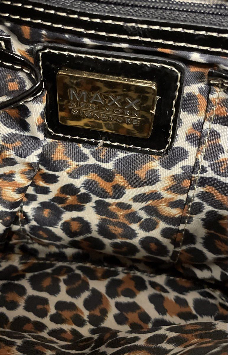 Maxx New York Black Leather Signature Flap Shoulder Bag Gold Leopard Lining