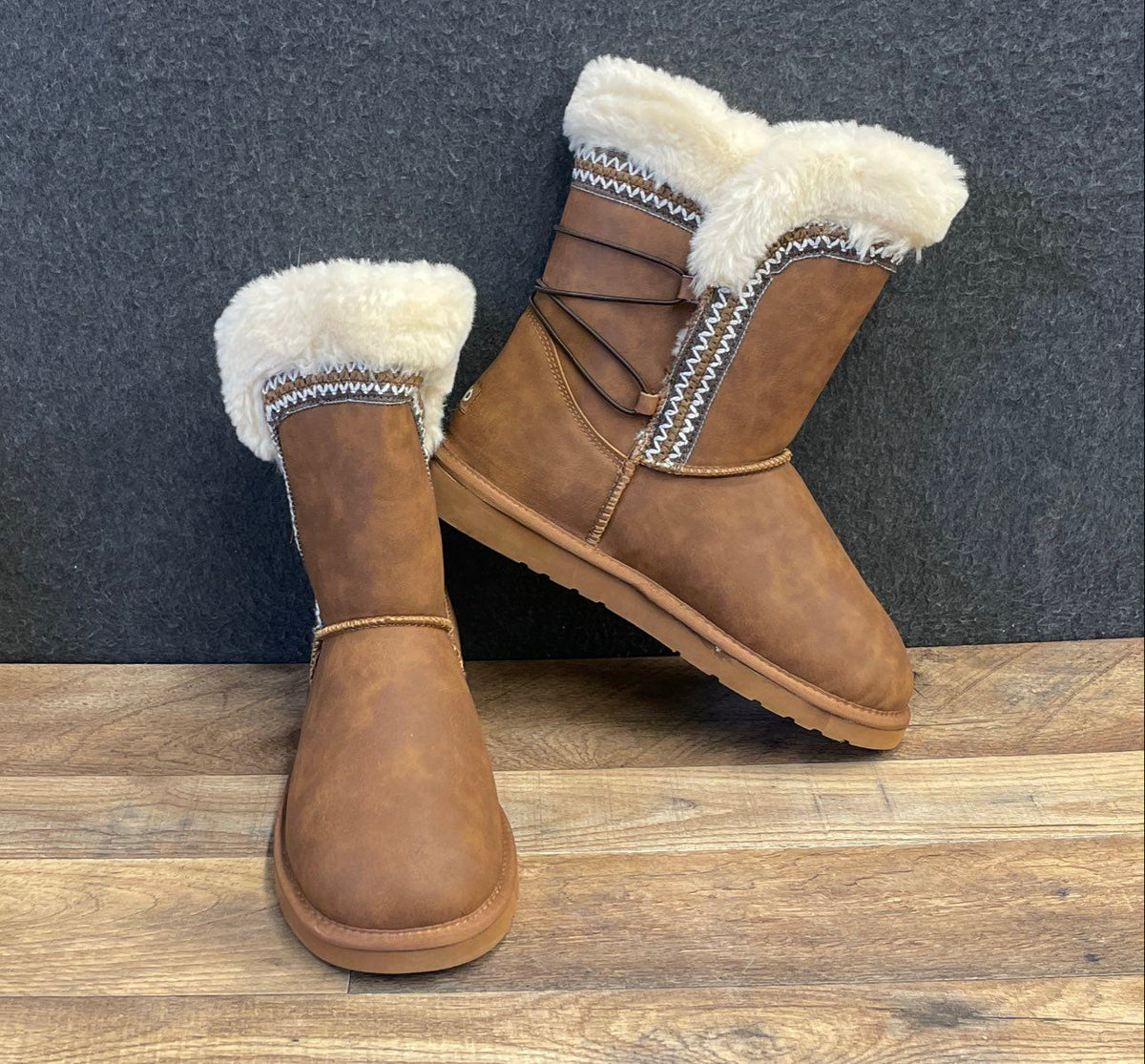 LaMO Women's Chestnut Faux Fur Trim Tall Winter Boots Size 10 NWT
