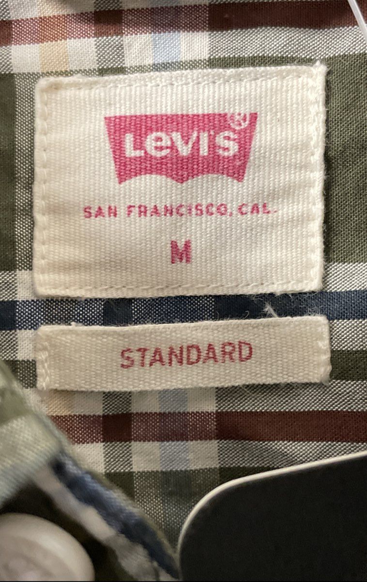 Levi's Men's Standard Fit Shirt Green Plaid Short Sleeve One Pocket Sz M